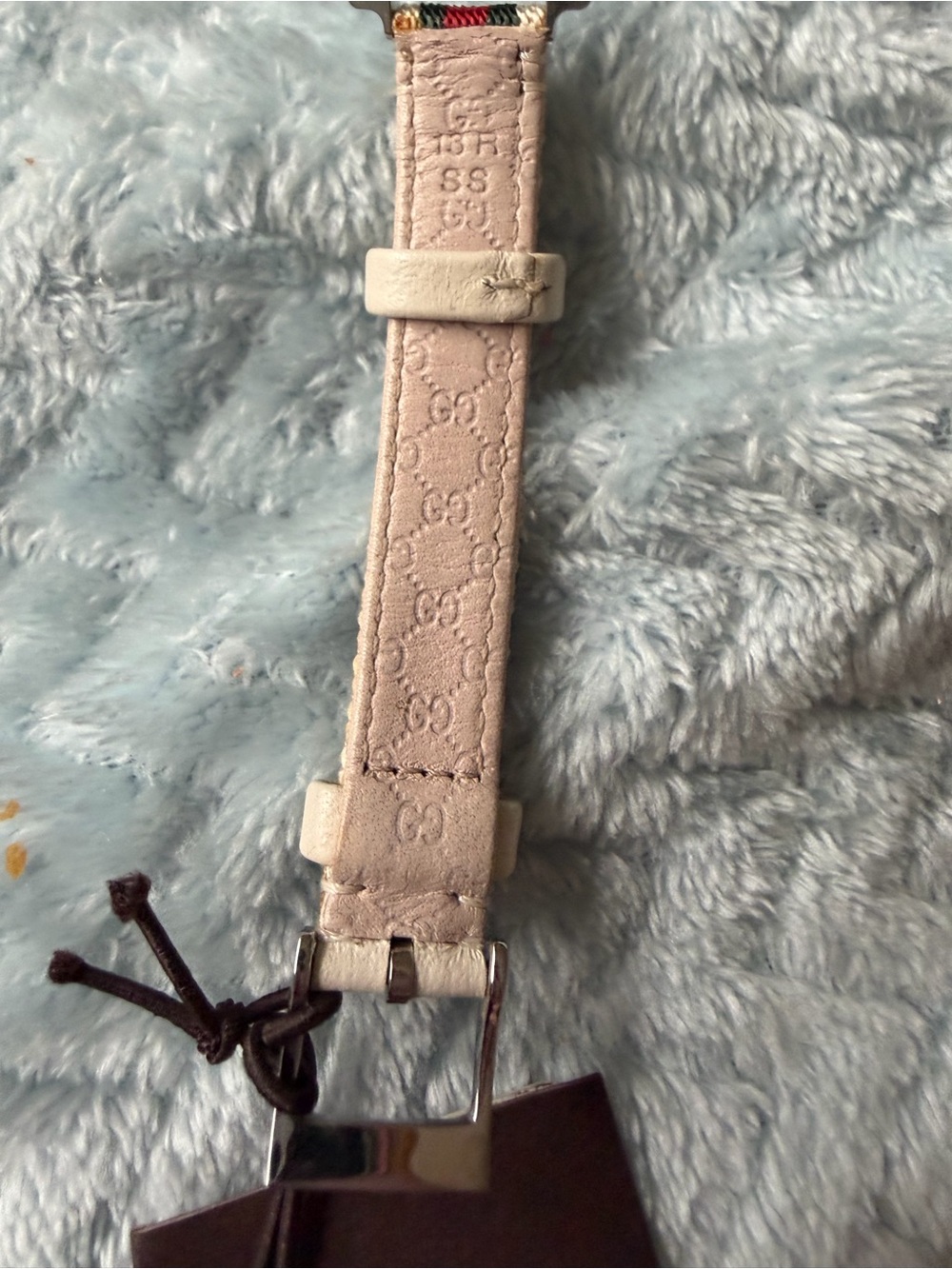 Gucci Silver Mesh Watch with Interchangeable Green-Red Web Strap - Picture 6 of 9
